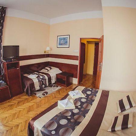 Pensjonat Willa Sorrento Krzeszowice Exteriör bild